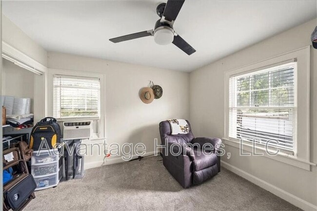 Building Photo - 4523 Wyoming St