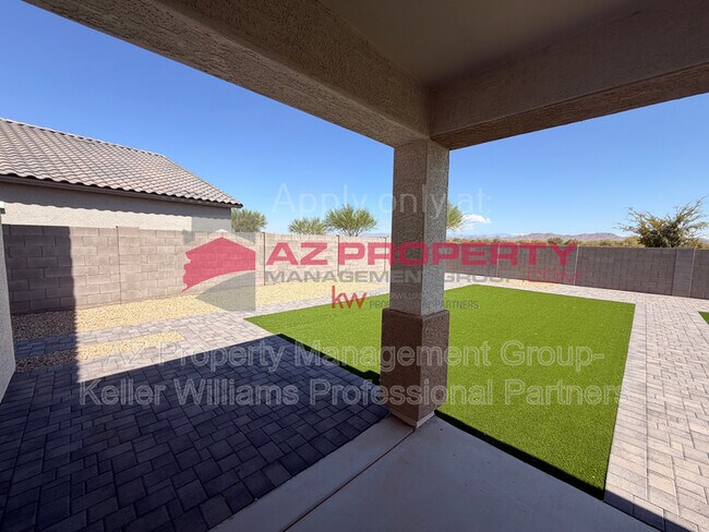 Building Photo - 16888 W Fetlock Trl