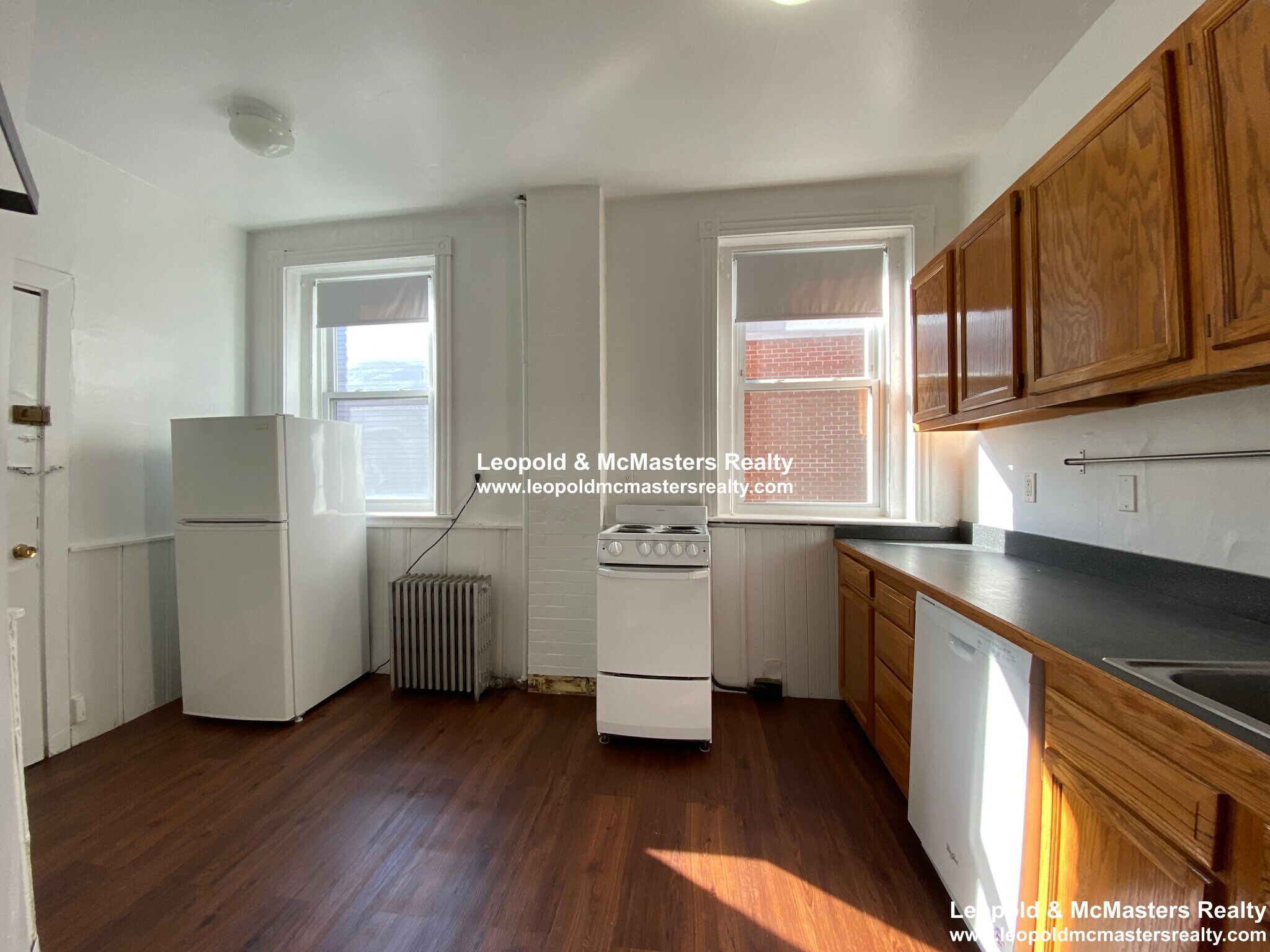 Building Photo - 1695 Beacon St