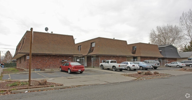 Primary Photo - 1402-1408 Roosevelt Ave