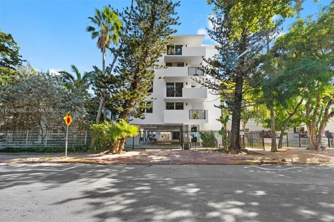 Building Photo - 631 Jefferson Ave