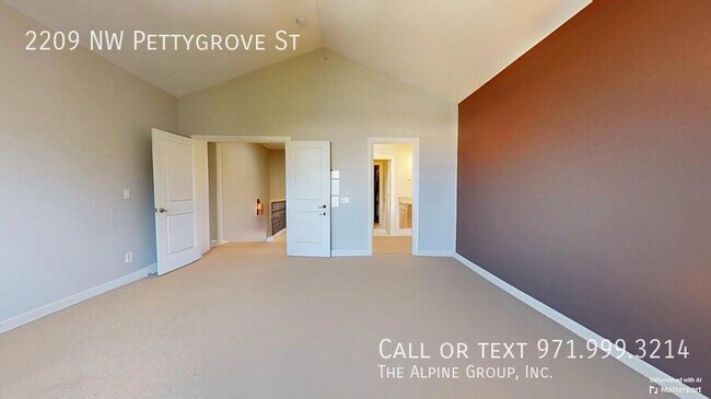 Building Photo - 2209 NW Pettygrove St