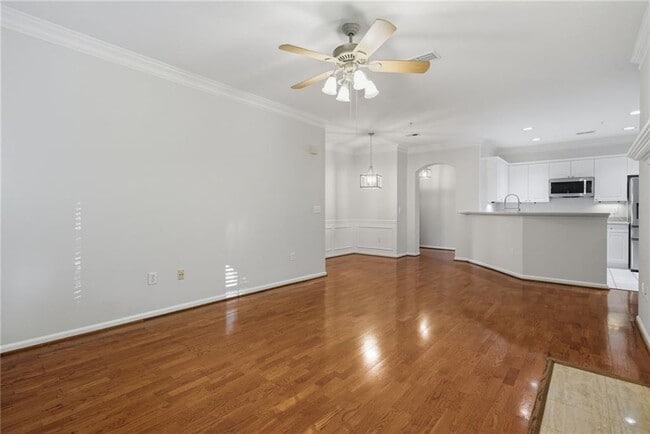 Building Photo - 2400 Cumberland Pkwy SE