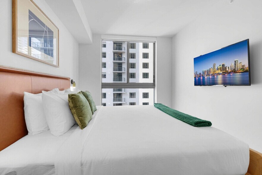 Building Photo - 601 N Miami Ave