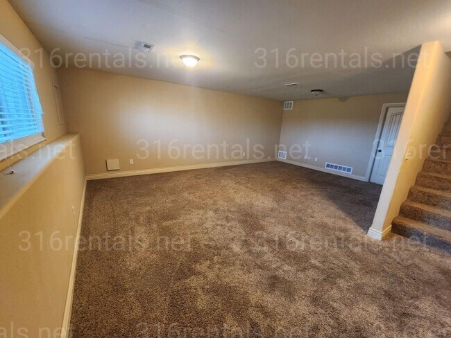 Building Photo - 8470 Granite Ct