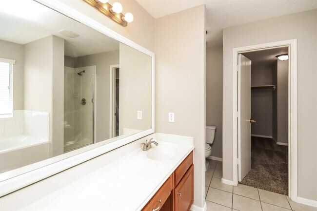 Building Photo - 1806 Adobe Falls Dr