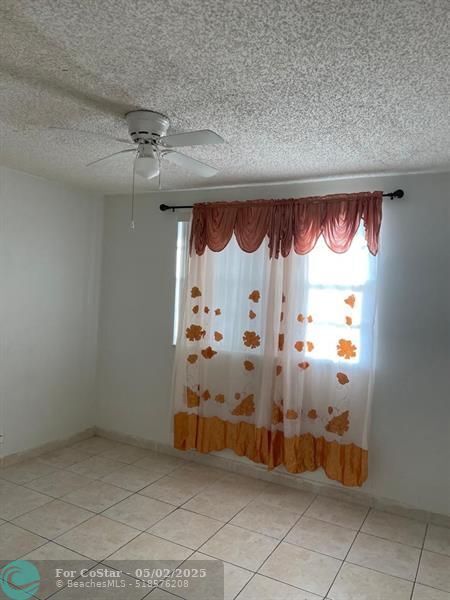 Building Photo - 3900 NW 76th Ave