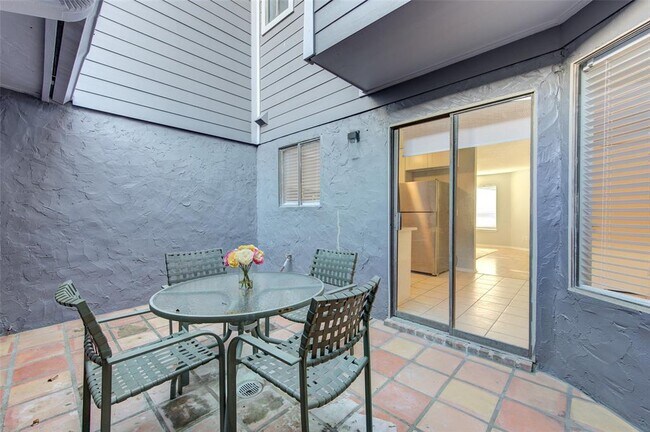Building Photo - 1620 Good Day Dr