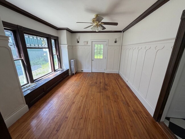 Building Photo - Spacious 4BR/3BA Home in Downtown Dover — Freshly Updated, Walk to Everything