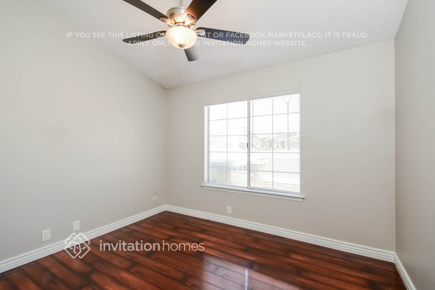 Building Photo - 5925 W Shangri La Rd