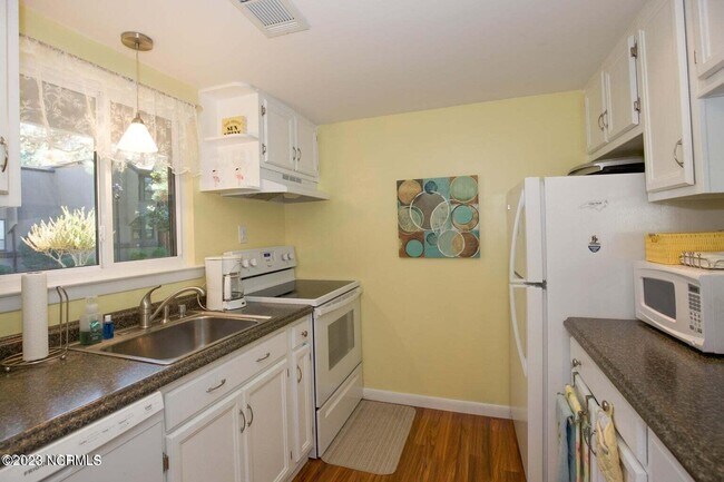 Building Photo - 250 Sugar Gum Ln
