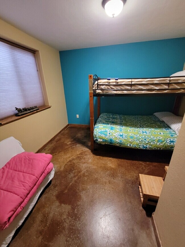 Building Photo - 13391 Sunny Slope Rd