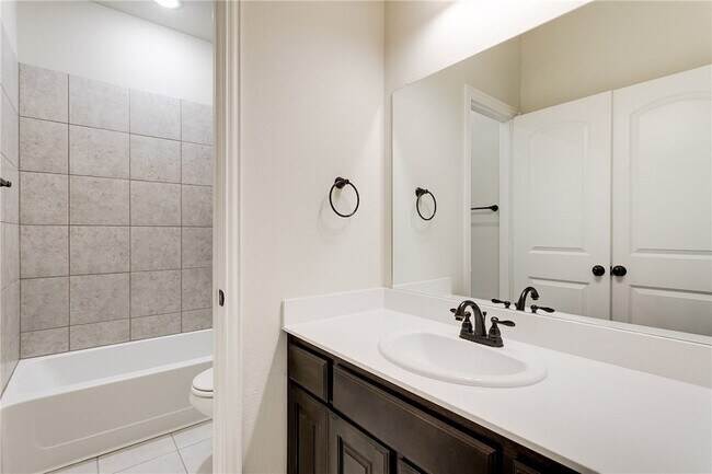 Building Photo - 601 Beechwood Dr