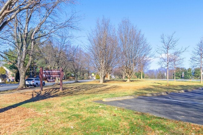 Building Photo - 17020 Briardale Rd