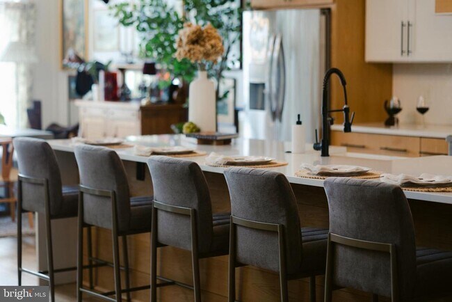 Building Photo - 13230 Falls Rd