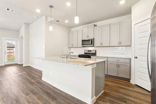 Building Photo - 14230 Rolling Pastures Dr