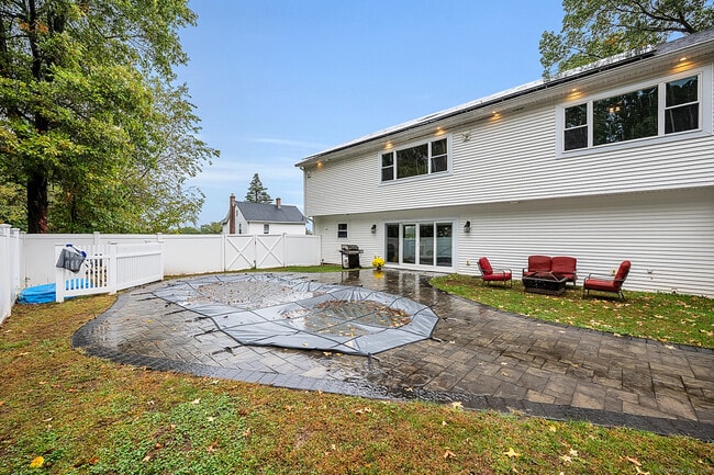 Building Photo - 46 West St