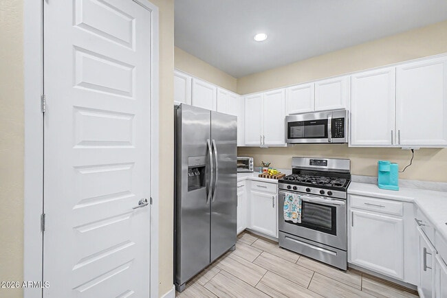 Building Photo - 5816 N 90th Dr