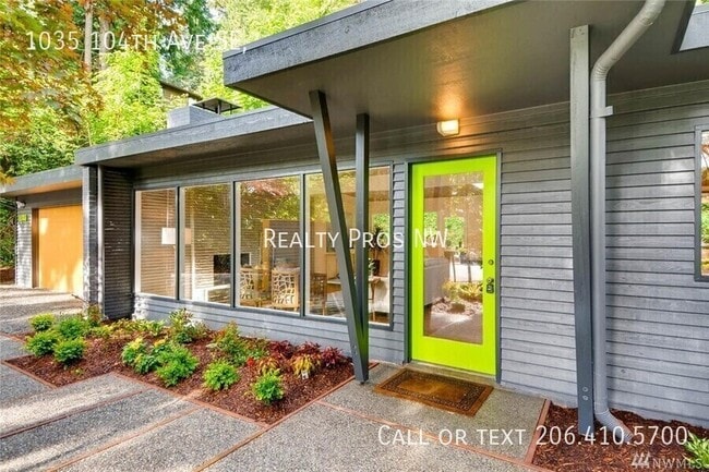 Building Photo - 1035 104th Ave SE