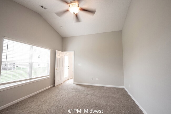 Building Photo - "Charming 3-Bedroom Home with 2 Full Baths...