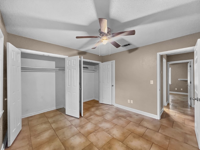 Building Photo - 1815 Senator St