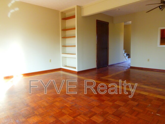 Building Photo - 2011 Baldwin Rd