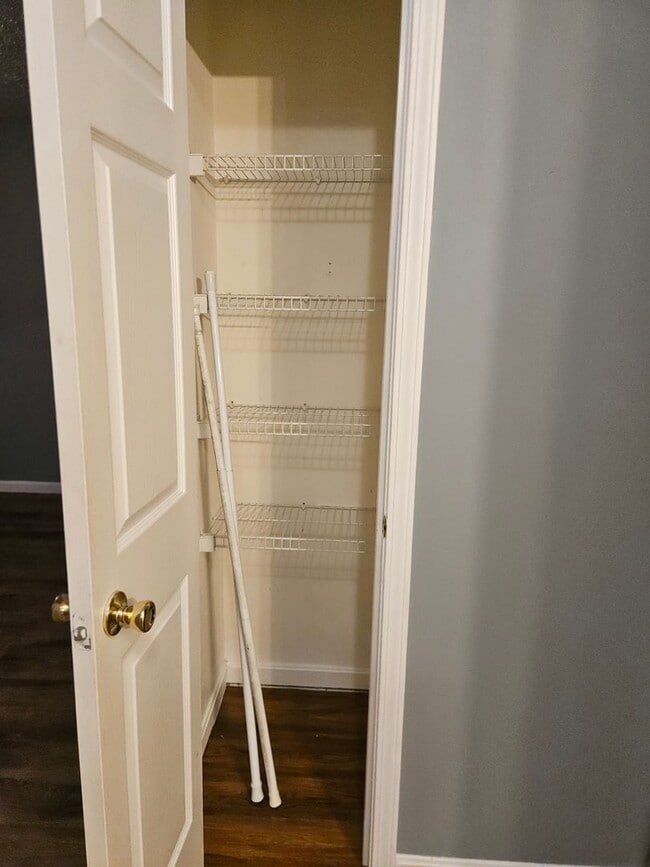 Building Photo - 104 Bitter Sweet Rd