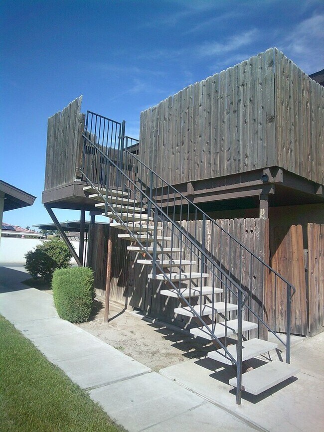 Building Photo - N. Halfmoon Dr.