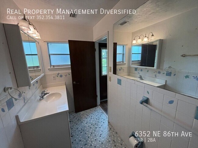 Building Photo - 6352 NE 86th Ave