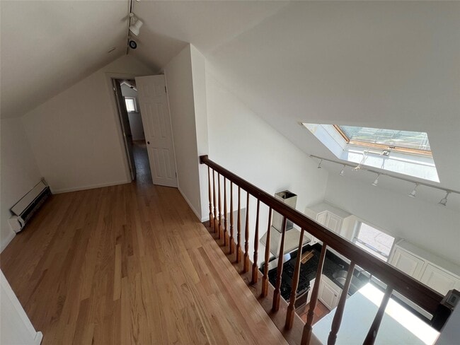 Building Photo - 339 Midland Ave