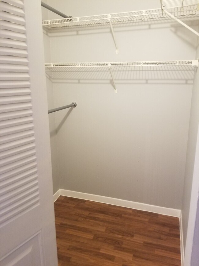 Building Photo - ONE BEDROOM ONE BATHROOM! WATERFRONT COMMU...