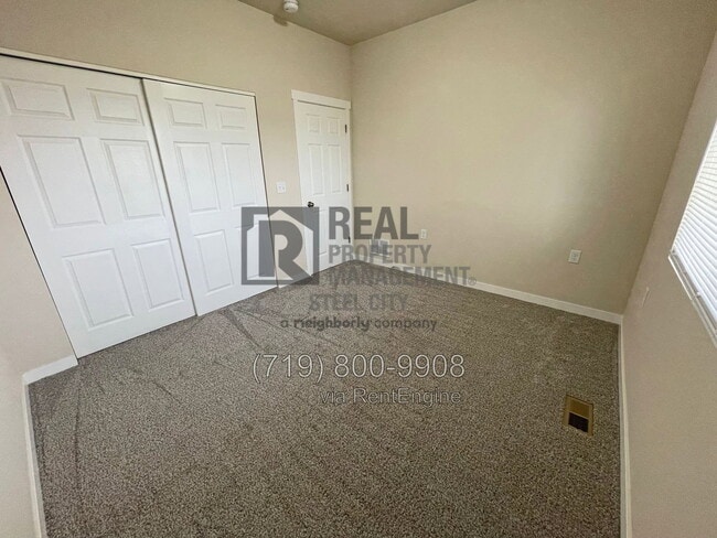 Building Photo - 430 E Stardust Dr