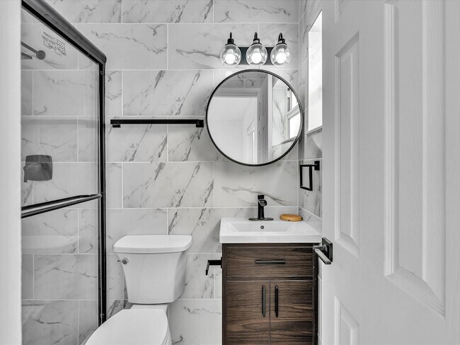 Building Photo - 6661 Meade St