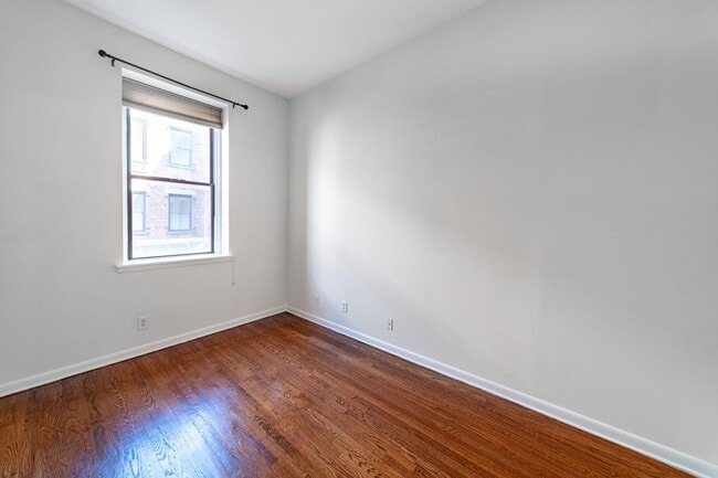 Building Photo - 186 Wayne St