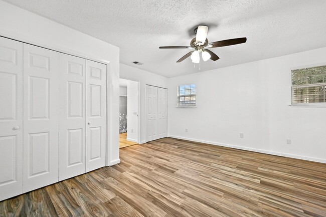 Building Photo - 343 Spring Ave