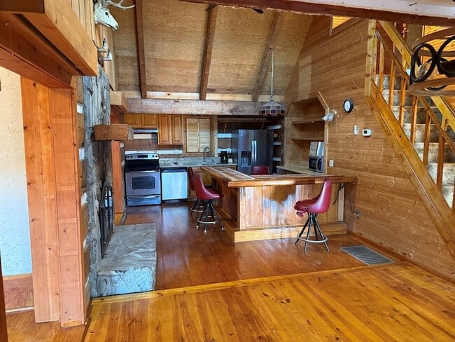 Building Photo - 523 Sundown Dr