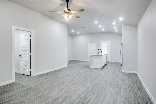Building Photo - Like New Construction in Cooper District!
