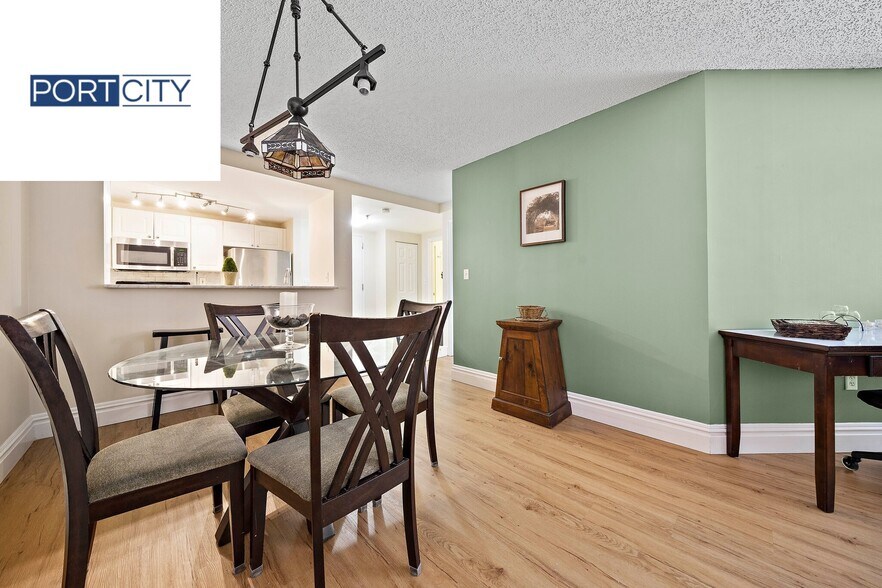 Building Photo - 15 N Beacon St