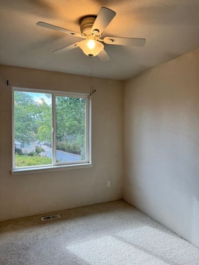 Building Photo - LONE PINE CREEK ESTATES IN GATED COMMUNITY...