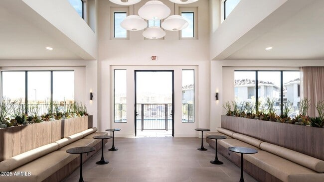 Building Photo - 2121 W Sonoran Desert Dr