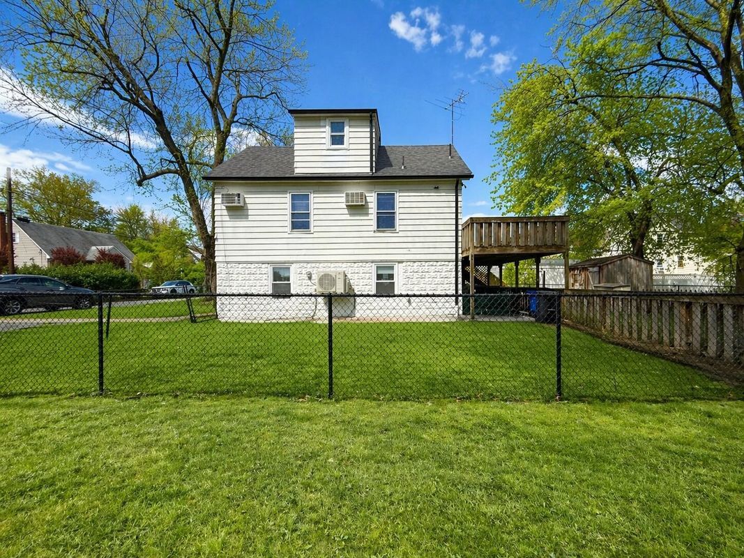 Building Photo - 161 Lincoln Ave