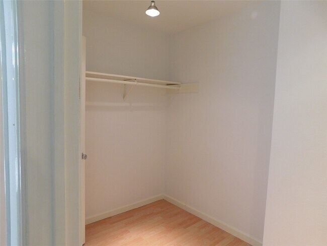 Building Photo - 9200 W Bellfort Ave