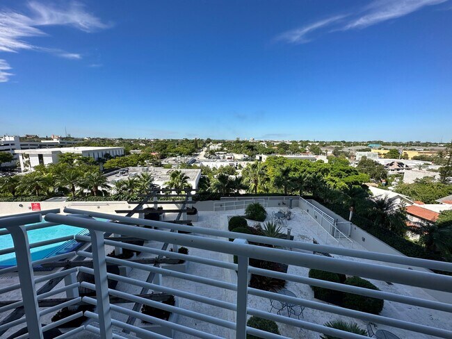 Building Photo - 1551 N Flagler Dr