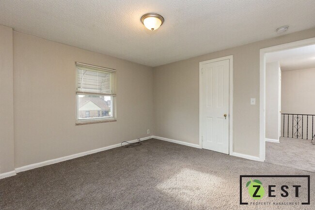 Building Photo - - BEAUTIFUL 3-BEDROOM 1 BATHROOM  April 11th 2-2:30 pm!