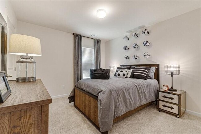 Building Photo - 105 Whitewood Dr