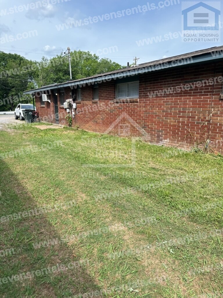 Building Photo - 1820 Olive St