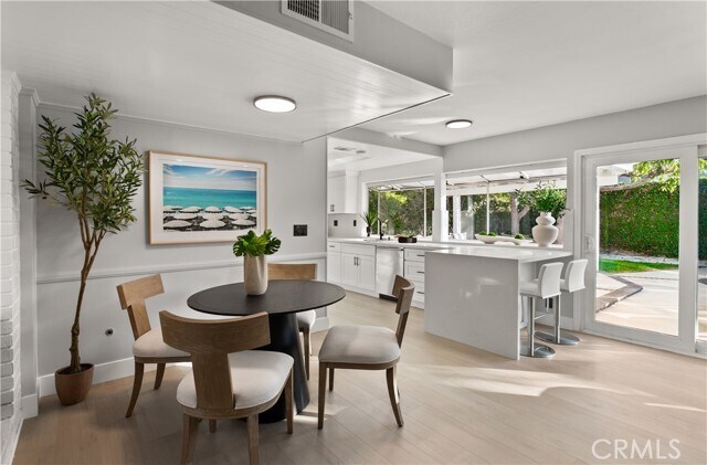 Building Photo - 9882 Kings Canyon Dr