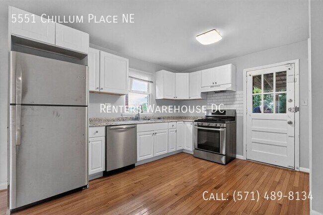 Building Photo - 5551 Chillum Pl NE