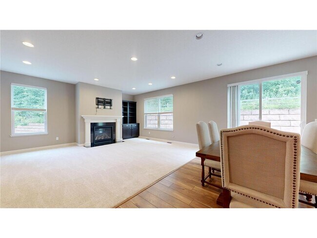 Building Photo - 5585 Orchard Cove