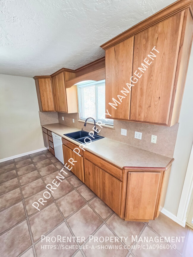 Building Photo - 929 Wasatch Dr